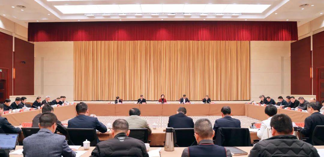 市委政法委员会2025年第一次全体会议召开